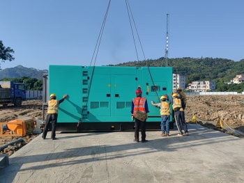 400KW Cummins Silent Generator Set Customer Site